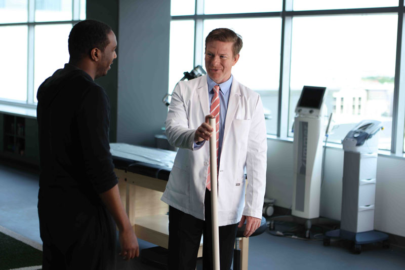 doctor-talking-to-patient